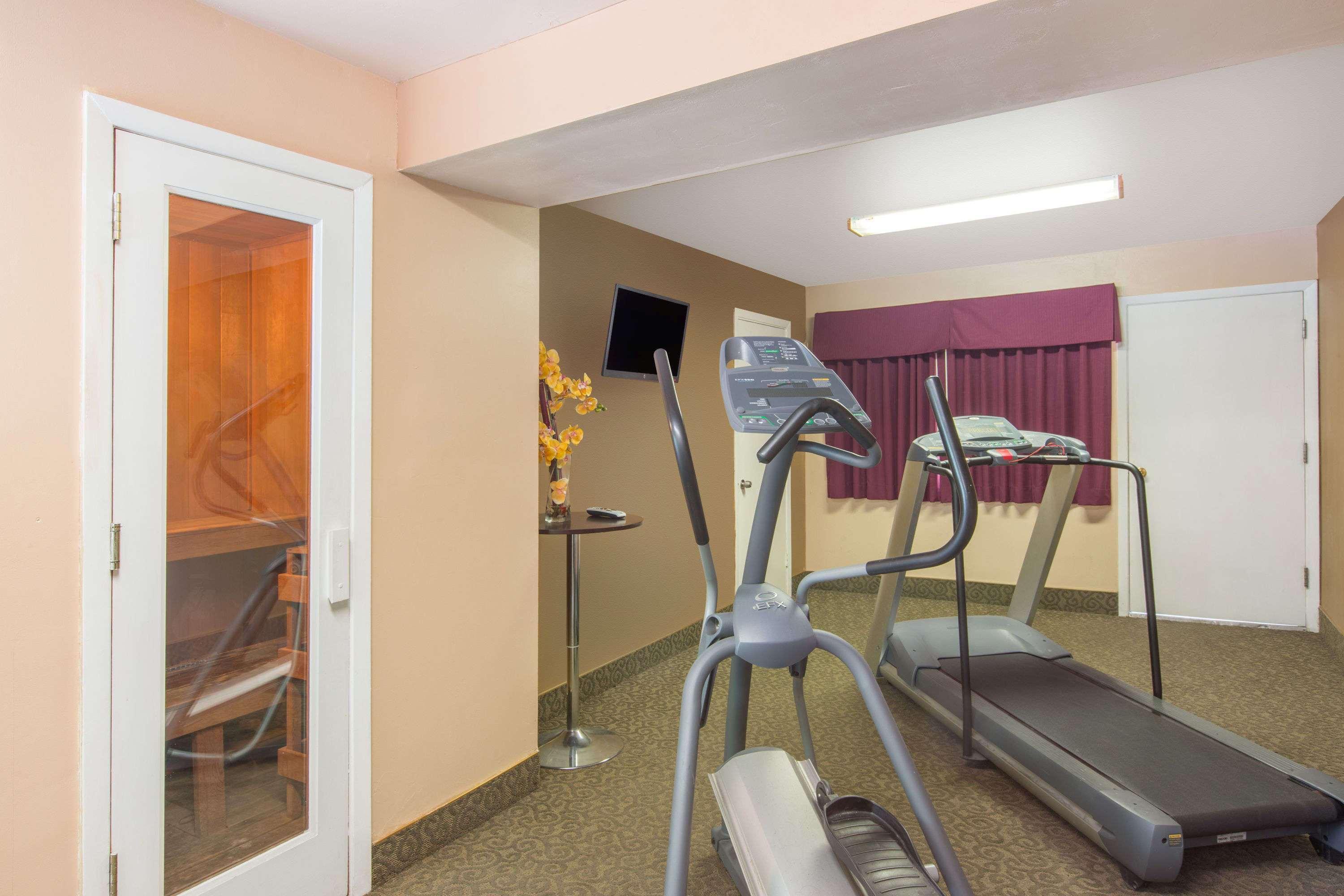 Days Inn By Wyndham Redwood City Extérieur photo