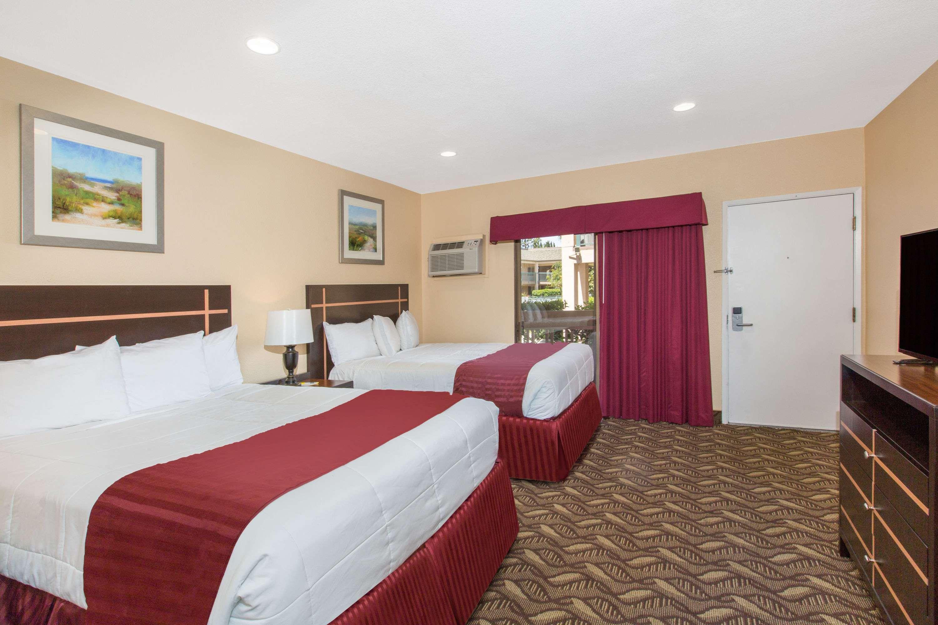 Days Inn By Wyndham Redwood City Extérieur photo
