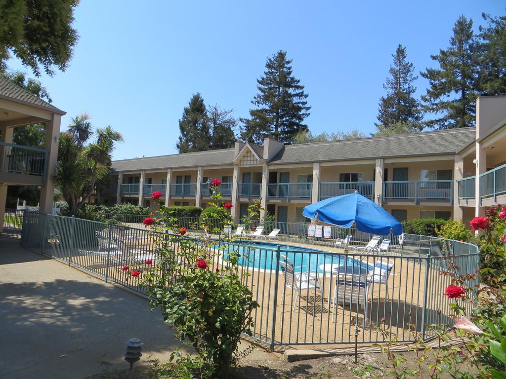 Days Inn By Wyndham Redwood City Extérieur photo